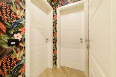 Rent by room in Piano di Sorrento - Nicholhouse-Pink Flamingo